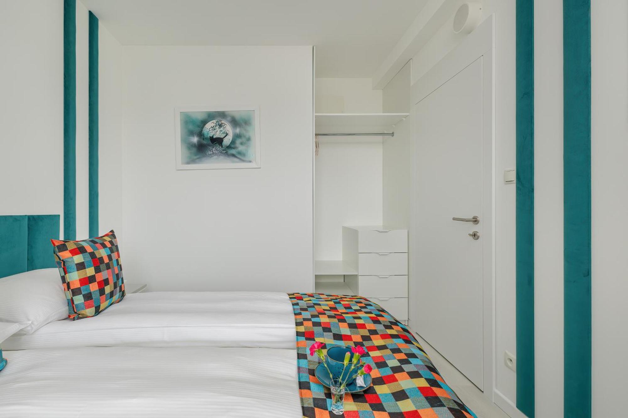 Pearl Turquoise Near The Sea With Free Parking By Renters *